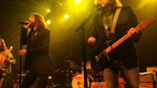 Watch Black Crowes Lay It All On Me video