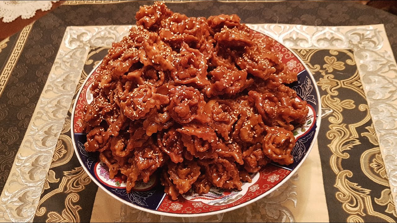 M'KHARQA (chebakia) - المخرقة / الشباكية