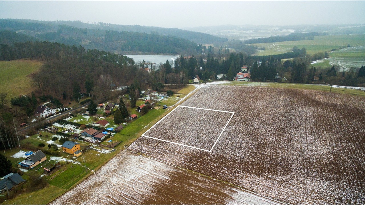 Exkluzivně nabízíme rovinatý pozemek o výměře 3597 m² v katastrálním území Hradec u Stříbrné Skalice