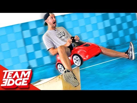 Tiny Car Race Battles!!