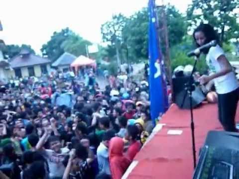 bamburasta RIA SUGESTI live SMK YADIKA kedawung CIREBON 2012.wmv