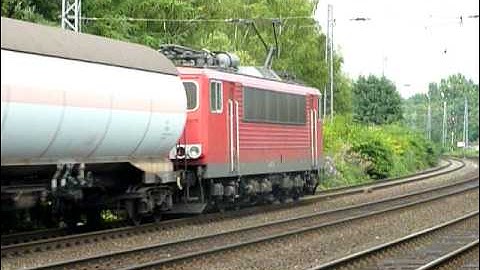 Baureihe 155 der DB mit Güterzug