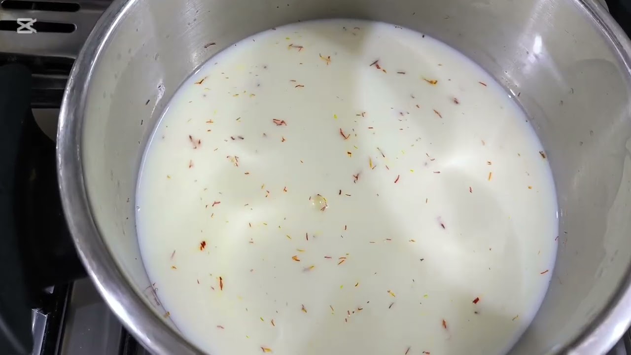 محلبي بالزعفران 
