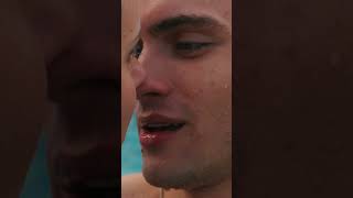 Il bacio in piscina di Nick e Noah | È colpa mia?