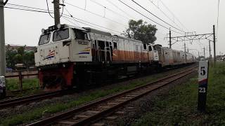 Lokomotif CC 206 82 KA 32 Argo Parahyangan Melintas Kranji
