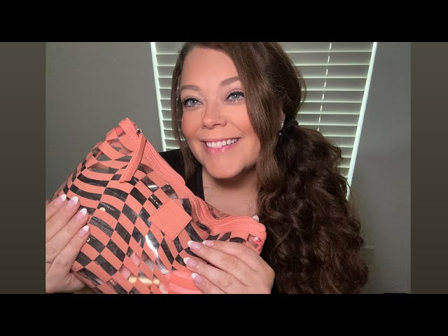 ASMR-What’s in my makeup bag! (rummaging, tapping & swatching) #lofiasmr #whatsinmymakeupbag