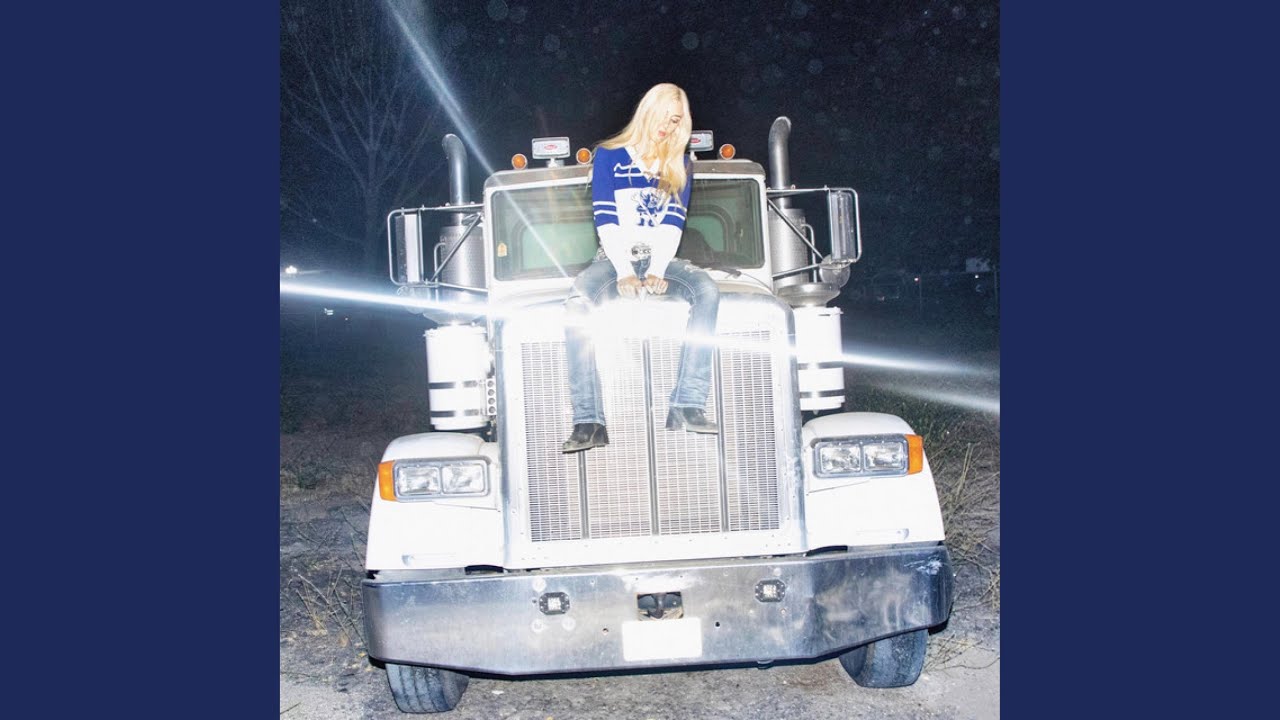 在 YouTube 上观看 Running With A Flashlight 在 YouTube 上观看 Running With A Flashlight