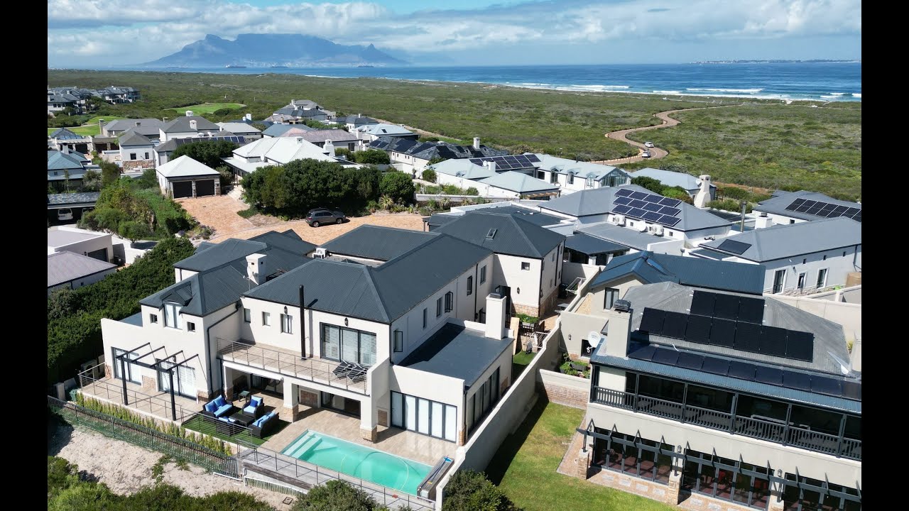 Upmarket entertainer home on secure Atlantic Beach Estate golf, beach