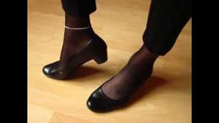 Leggins, Nylons And Silver Anklet With Leather Gabor Pumps Shoeplay And Dangling