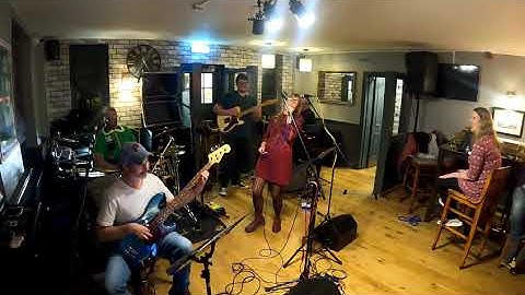 02   02   20251214 Victoria Tilehurst Jam Night