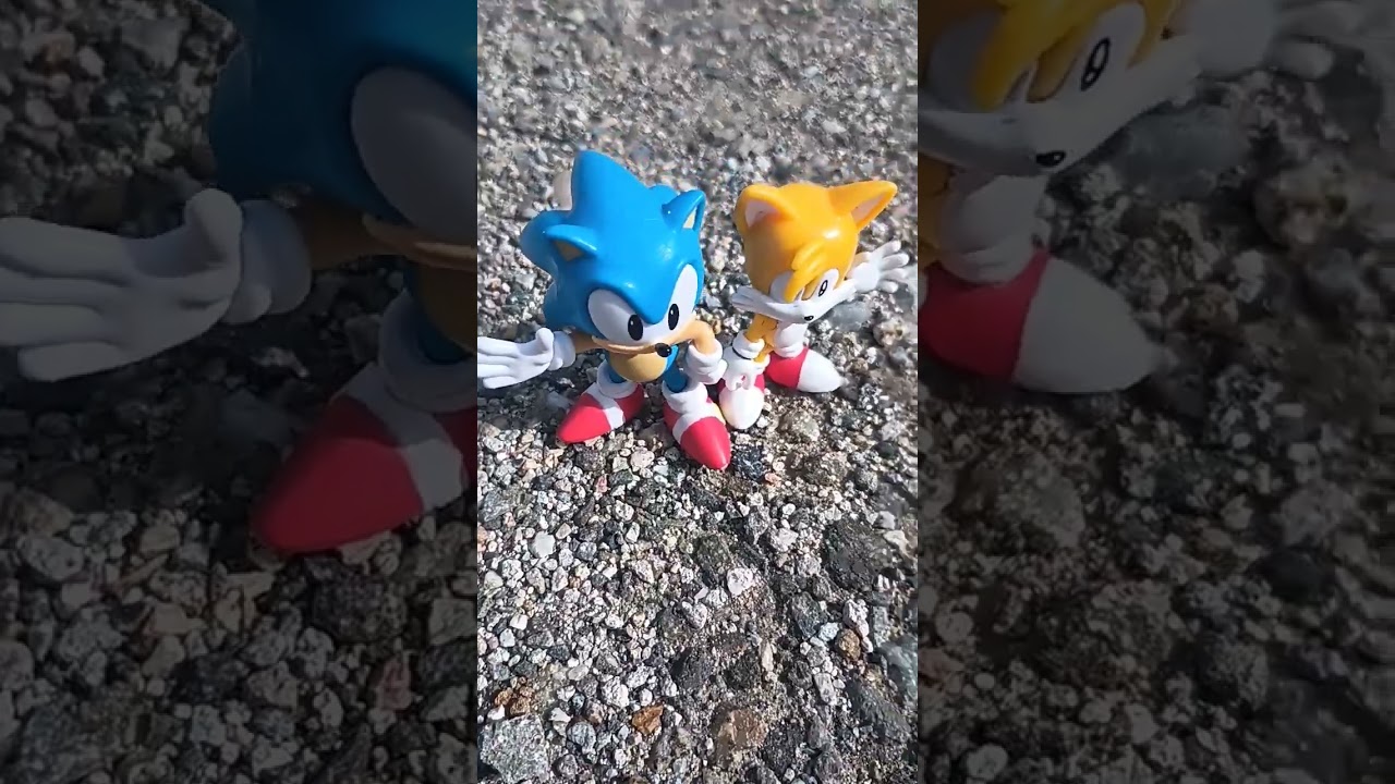 Posing Classic Tails figure 