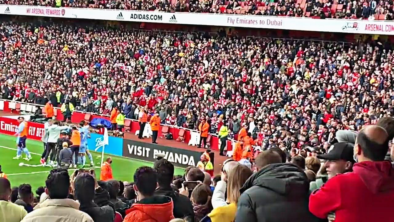 Arsenal Fans Misbehaves By throwing Toilet Rolls And Bottle During