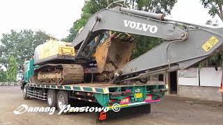 Volvo EC210B Excavator Mobilization By Fuso Self Loader Truck