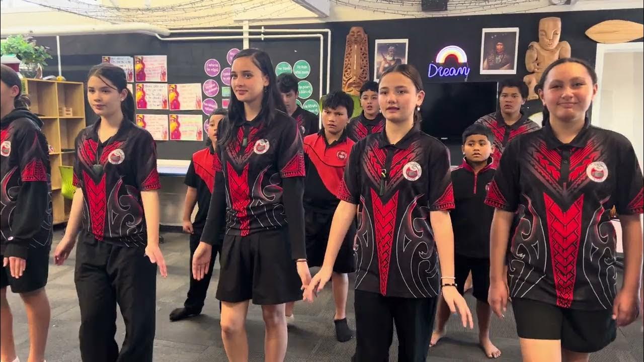 Aue Te Aroha by He Pua Mai i Rangiatea, School YouTube