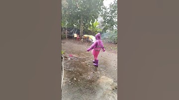 main hujan hujanan 😍