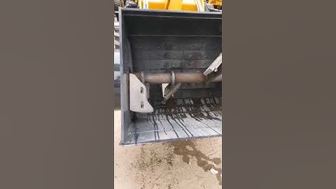 MYZG loader is equipped with concrete mixing hopper.