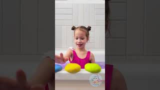 Wow! Mom Made Me DIY Play Dough for the Bathtub! ๐ ๐