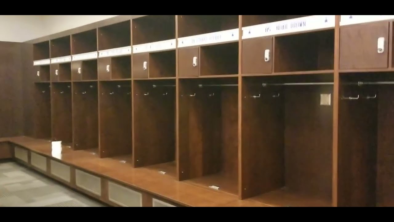 Inside the Dallas Cowboys Locker Room - YouTube