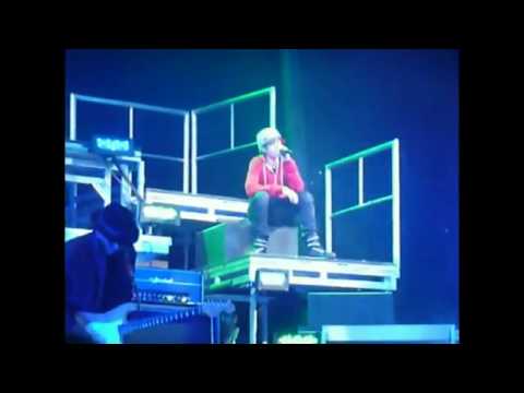 Justin Bieber Crying While Singing Down to Earth In Cincinnati