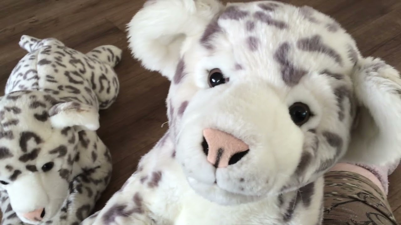 WWF Snow Leopard Plush unboxing 