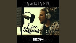 Video thumbnail of "Şanışer - Her Şey Aynı (feat. Beta Berk Bayındır) (Live)"