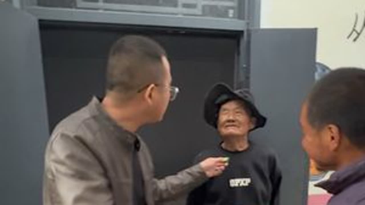 这个大网红老是抢向陀的媳妇还死不承认，无语了#我的乡村生活 #原创视频 #正能量 #三农 #乡村故事 @高德地图 #跟着高德扫街榜探好店