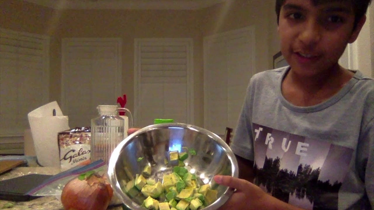 How to make guacamole (Spanish) - YouTube
