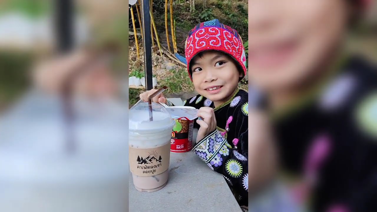 น้องจีเนียส เที่ยวดูดอกพญาเสือโคร่งที่ขุนช่างเคี่ยน แวะหมู่บ้านดอยปุย ใส่ชุดเด็กม้ง 