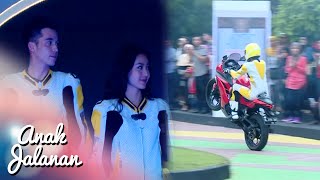 Kerennya Boy & Reva Aksi Freestyle Motor [Anak Jalanan] [1 April 2016]