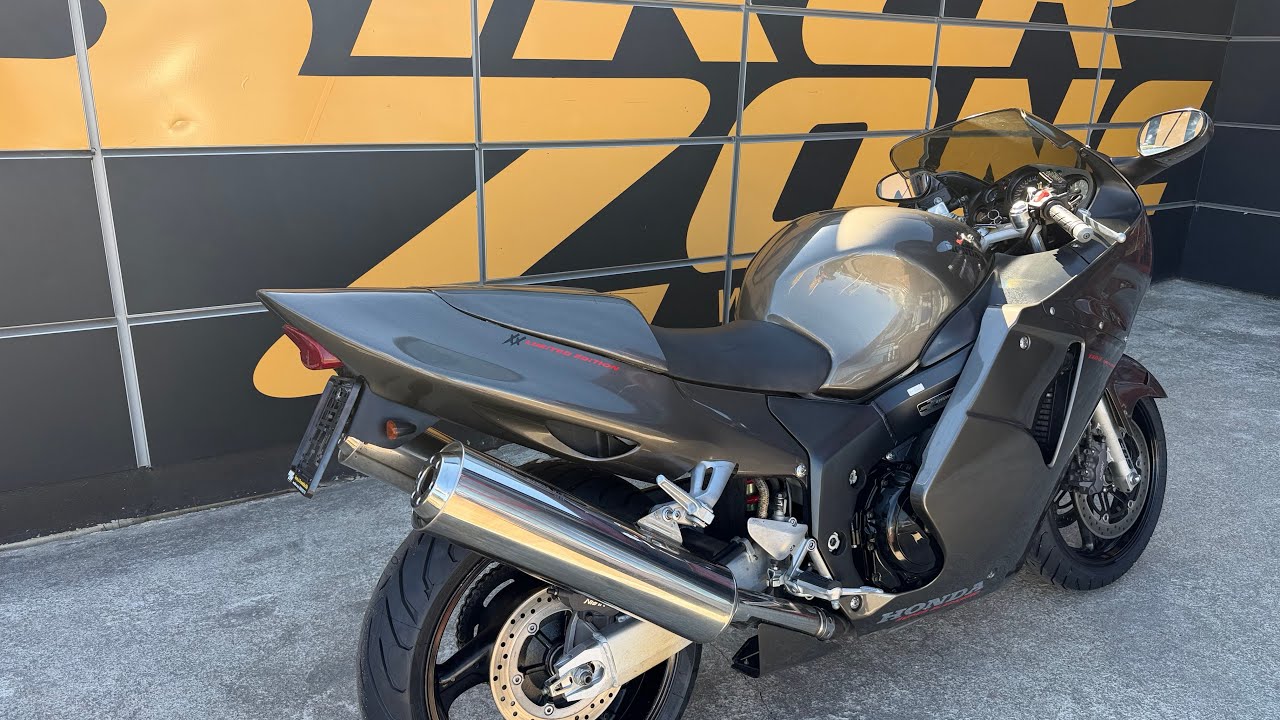 HONDA CBR 1100 XX SUPER BLACKBIRD 1997 - YouTube