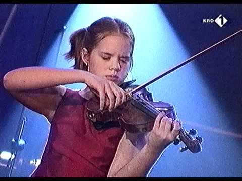 Lisa Jacobs & Sjoerd Pleijsier - Als ze als kind - KRO 75 Jaar Heartbeat Concert 22-11-00 HD