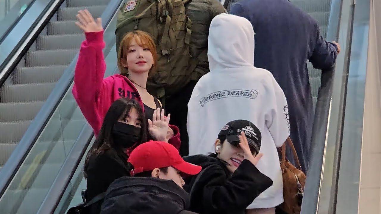 QWER 대만에서 귀국 입국 직캠 260216 by reBirth