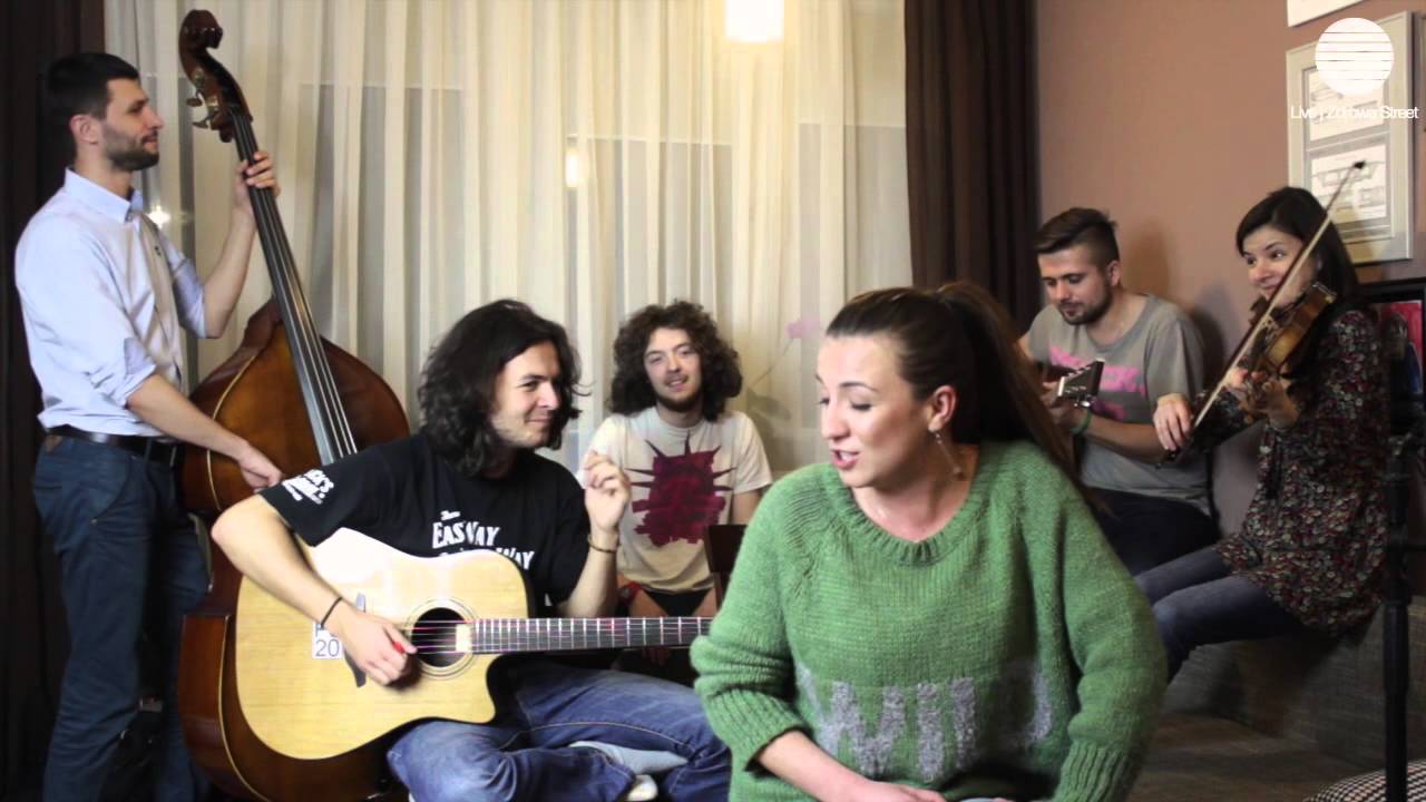 Hello My Sunshine - Wyjechali na wakacje - YouTube