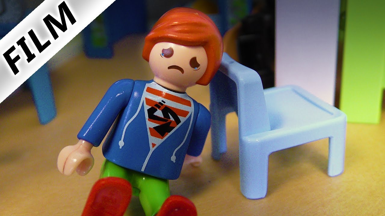 Playmobil Film deutsch | JULIAN HAT LIEBESKUMMER wegen verheirateter Frau? | Familie Vogel