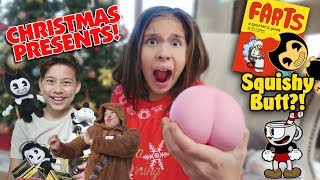 I GOT A SQUISHY BUTT FOR CHRISTMAS!!! Opening Christmas Presents! What I Got For Christmas 2017!