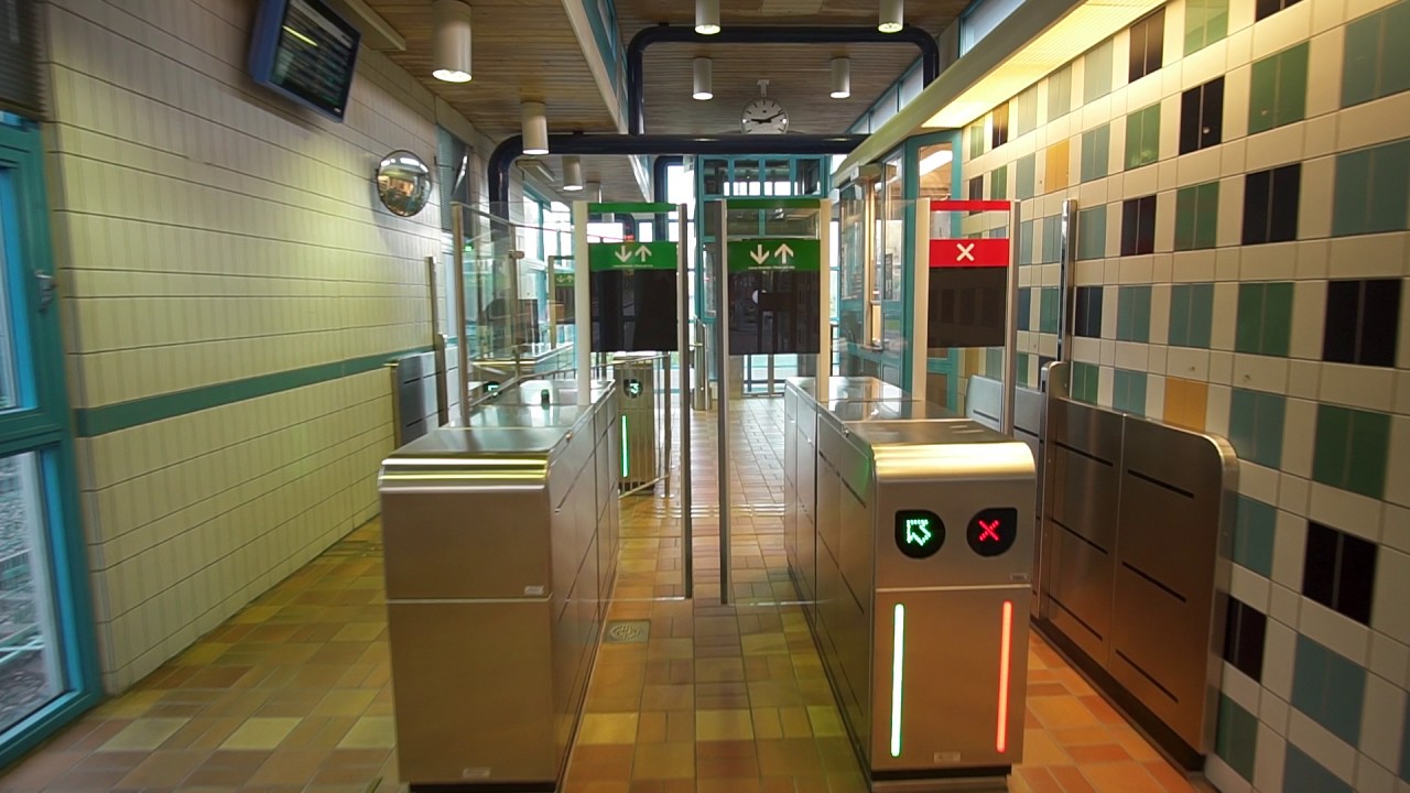 Sweden, Stockholm, Norrviken train station, SMW elevator - going down to street level