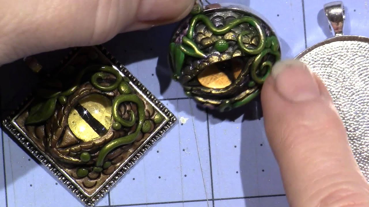 Глаза дракона, выполненные из полимерной глины.