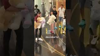Man gives girl a teddy bear her reaction😱(@janvisvng)