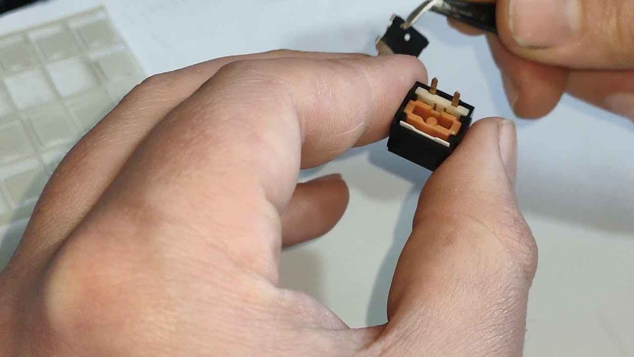 de-clicking a old tactile Alps switch with deskeys