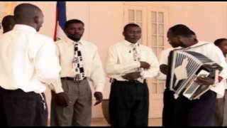 Palais National - Groupe d'hommes Haiti chords