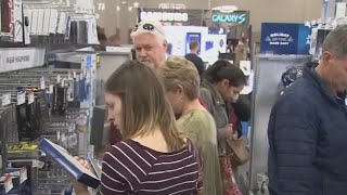 Why retailers expect a huge holiday shopping season