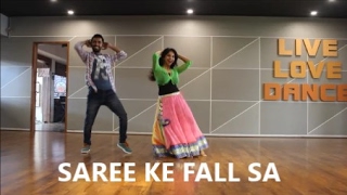 SAREE KE FALL SA# EASY WEDDING COUPLE DANCE# BOLLYWOOD# SHADI # RITU'S DANCE STUDIO SURAT. Resimi