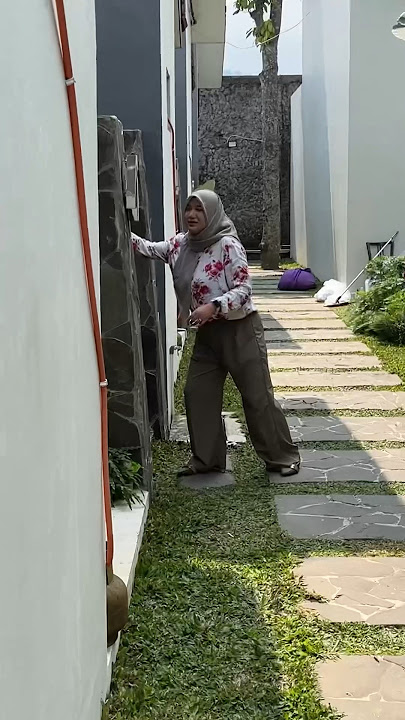 PRANK NGETOK PINTU SEBELAH 😂