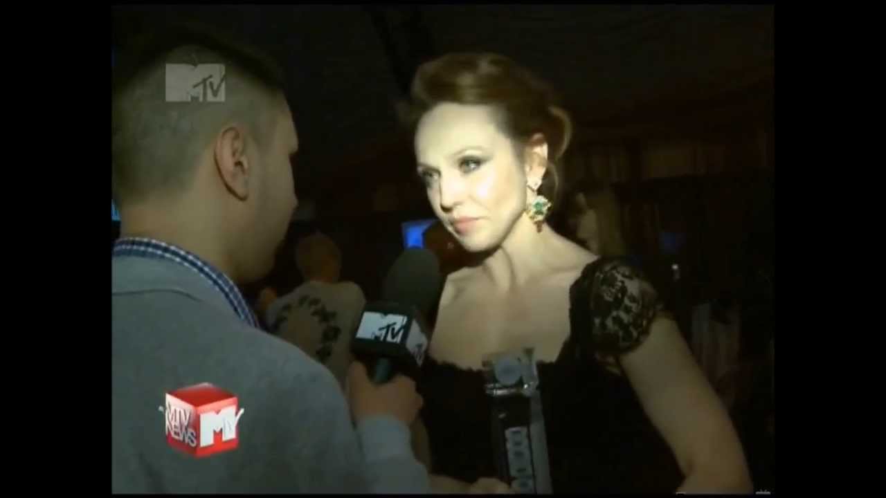 Самба белого мотылька альбина джанабаева текст. Самба белого мотылька albina dzhanabaeva. Джанабаева самба белого минус. Альбина джанабаева один на один. Мари краймбрери если устал фото.