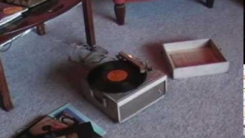 Newcomb_Record_Player