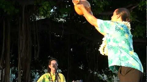 Kuhio beach Hula Show at Waikiki ワイキキ　クヒオ　ビーチ　フラ　ショー