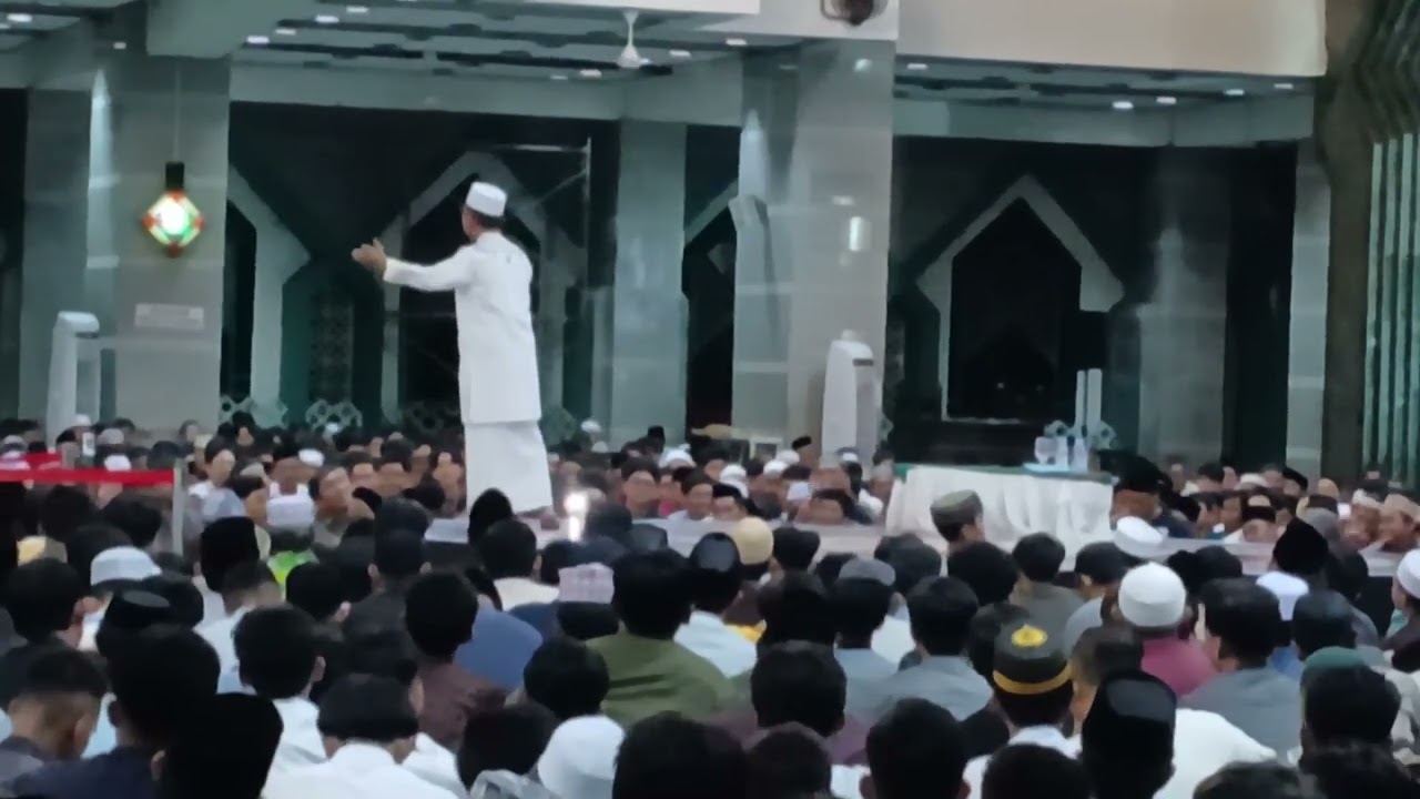 TABLIG AKBAR USTADZ DAS'AD LATIF DI MASJID AL-MARKAZ AL-ISLAMI MAKASSAR -  PART 2