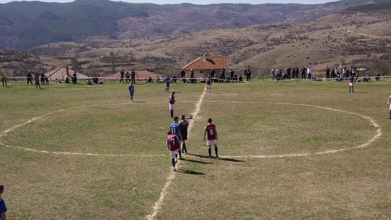 Футболна среща между отборите на с.Слащен и с.Дебрен