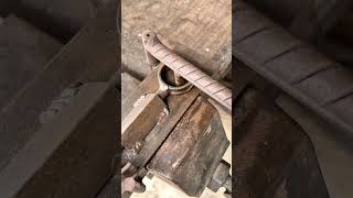 Construct a simple welding tool to create a grid pattern. #construction #tools #manufacturing #tech