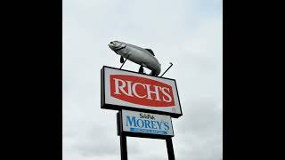 Why are there two seafood plants in the small Minnesota town of Motley?